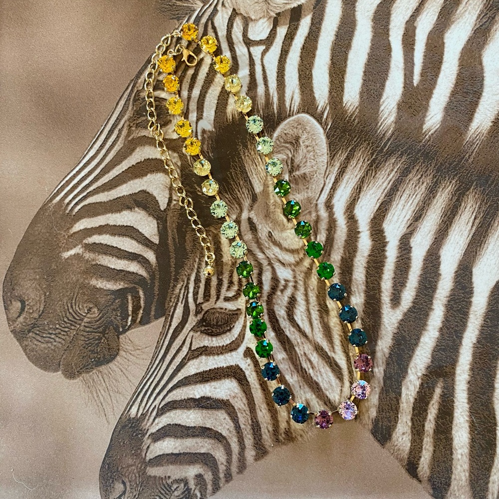 💛💚💙💜Gorgeous Balancing Rainbow Rhinestone Necklace💛💚💙💜